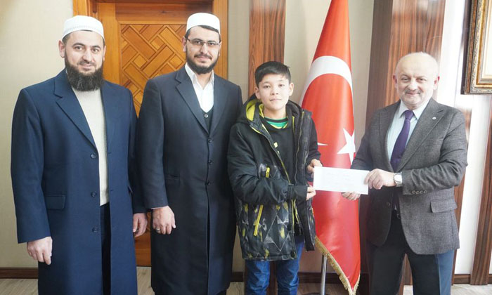 Aksaray’da hadis ezberleyen çocuklar ödüllendirildi