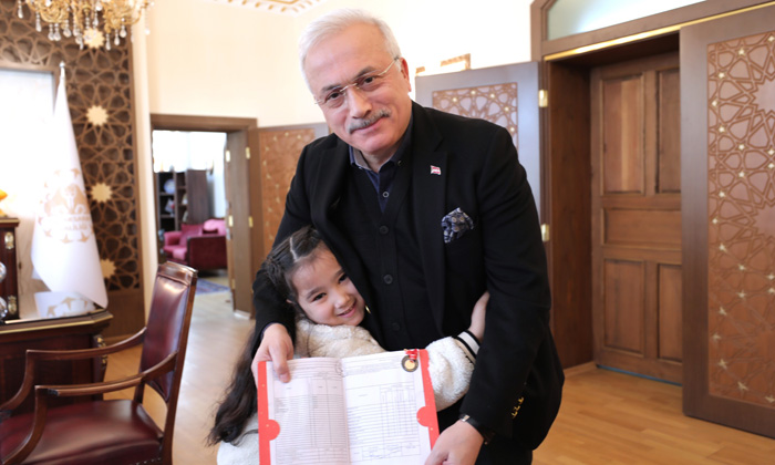 Şehidin emaneti minik Sümeyye’den Vali Kumbuzoğlu’na ziyaret