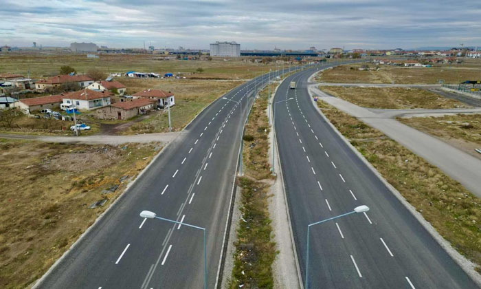 Aksaray’ın en geniş yolu olma özelliğini taşıyor