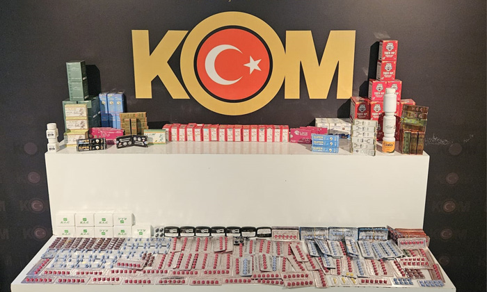 Aksaray’da binlerce gümrük kaçağı cinsel içerikli ürün ele geçirildi