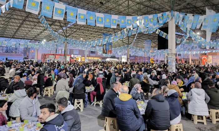 İYİ Parti’nin iftar davetine yoğun katılım oldu