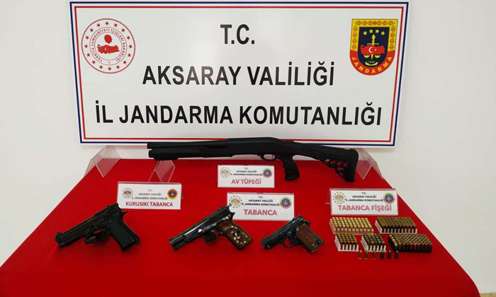 Aksaray’da havaya ateş açıp sosyal medyada yayınlayan şahıslar yakalandı