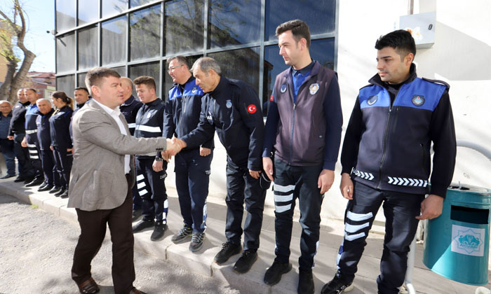 Başkan Dinçer belediye personelleri ile bayramlaştı
