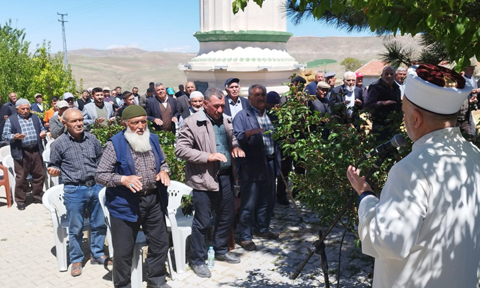 Aksaray’da köylüler yağmur duasına çıktı