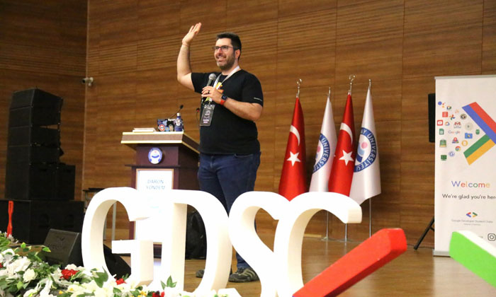 ASÜ’lüler yazılım ve bilişim uzmanlarıyla bir araya geldi
