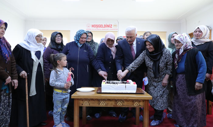 Şehit annelerine özel Anneler Günü programı