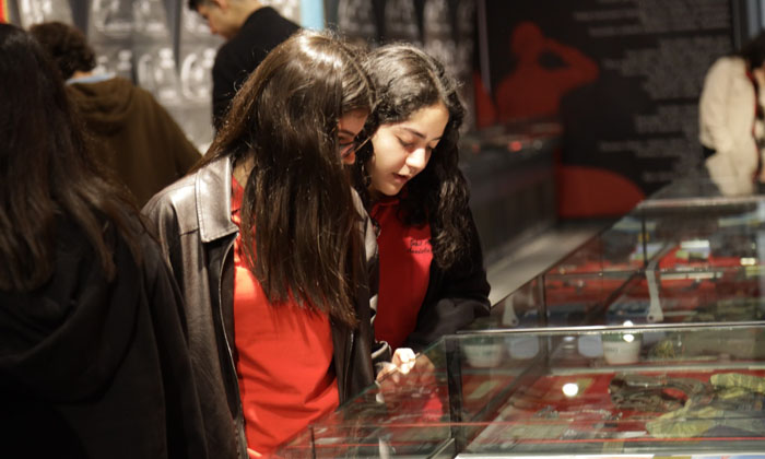 Gençler, Şehitler Müzesi’nde duygusal anlar yaşıyor