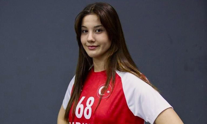 Aksaraylı sporcu, 68 numaralı formasıyla U16 Milli Takımı’nda