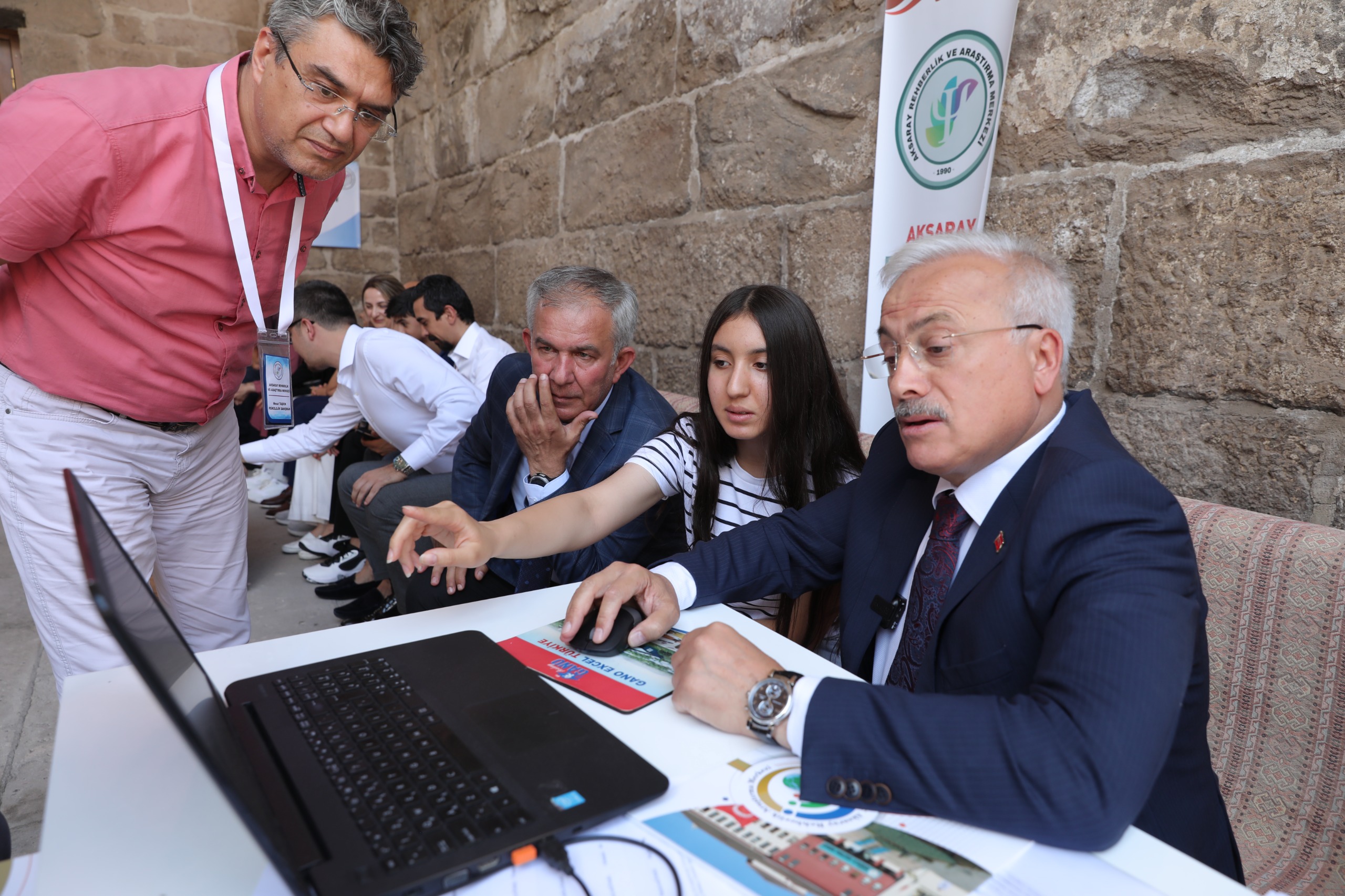 LGS birincileri, tercihlerini Vali Kumbuzoğlu ile yaptı