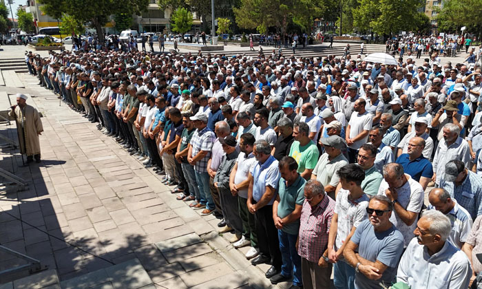 İsmail Haniye için Aksaray’da gıyabi cenaze namazı kılındı