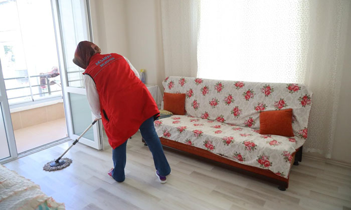 Evde temizlik ve bakım hizmetleri ile vatandaşların takdirini topluyor