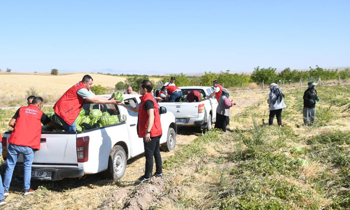 Aksaray Belediyesi’nden çiftçilere destek