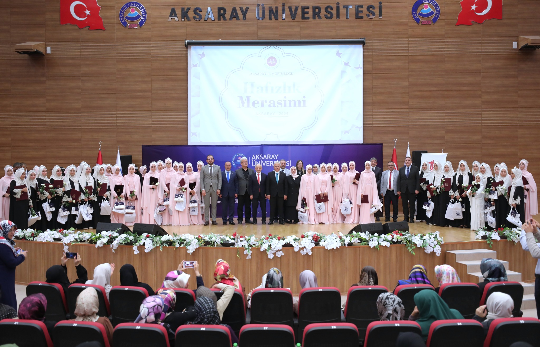 Aksaray’da 60 kız öğrenci için Hafızlık töreni yapıldı