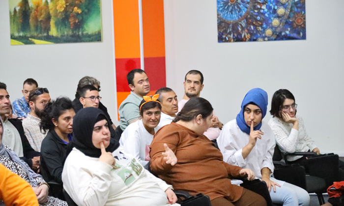 Engelsiz Yaşam Merkezi’nde Kişisel Gelişim Seminerleri düzenleniyor