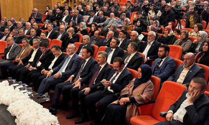AK Parti Merkez ilçede Muammer Gür güven tazeledi