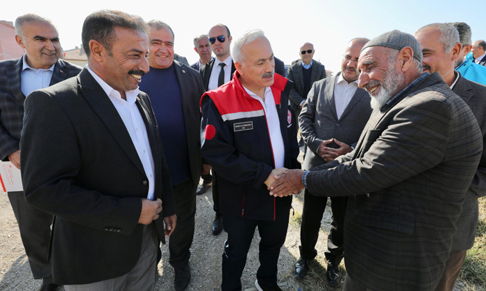 Vali Kumbuzoğlu’nun köy ziyaretleri devam ediyor