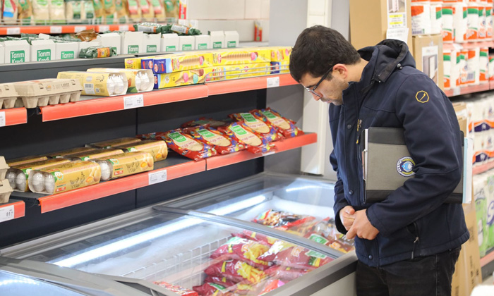 Aksaray Belediyesi’nden marketlere sıkı denetim