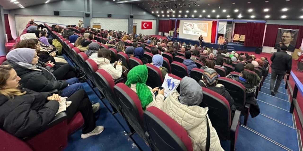 Kars’ta ”En İyi Narkotik Polisi ANNE” projesi ve UYUMA uygulaması hakkında eğitim verildi