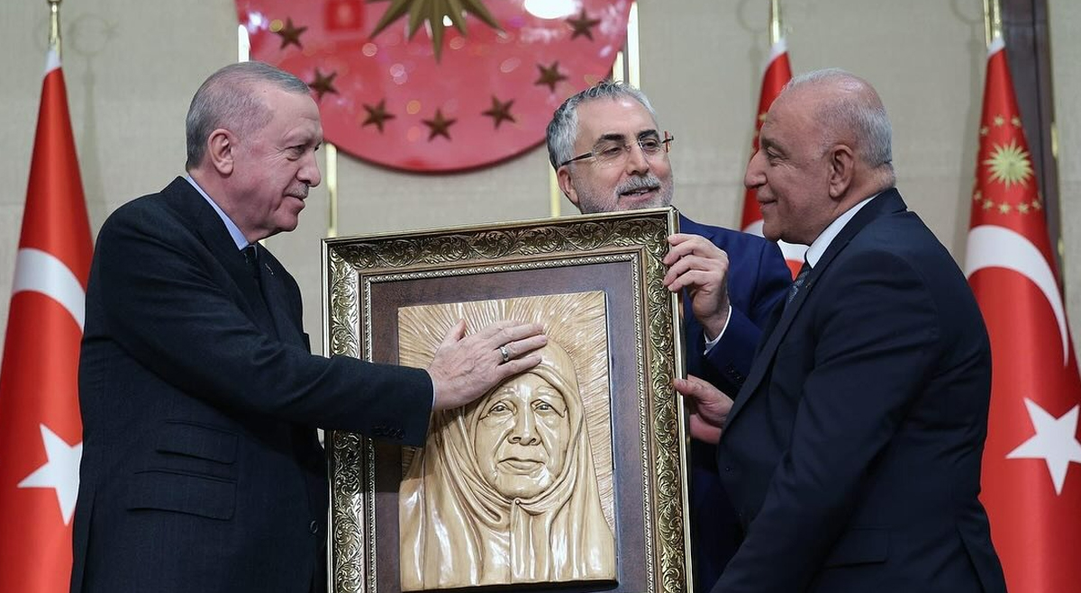 Ahi Behzat Böke’den Cumhurbaşkanı Erdoğan’a duygusal hediye