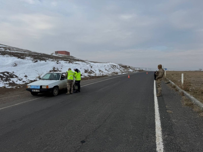 Kars’ta jandarma ekipleri denetimlerini sıklaştırdı