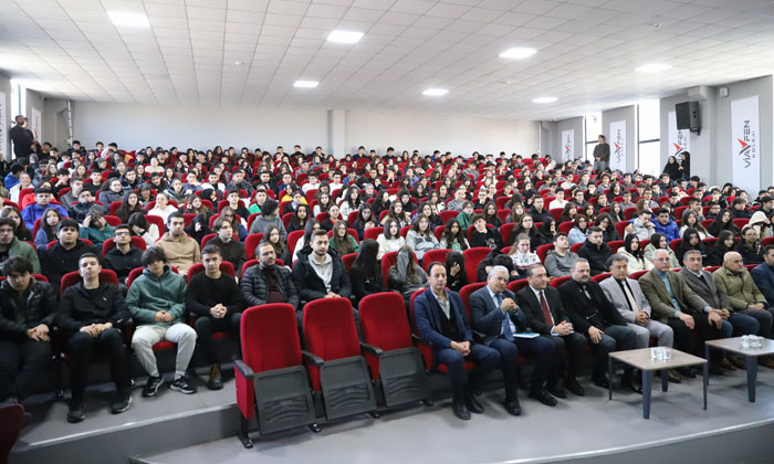 Rektör Arıbaş VİAFEN Koleji öğrencileriyle buluştu