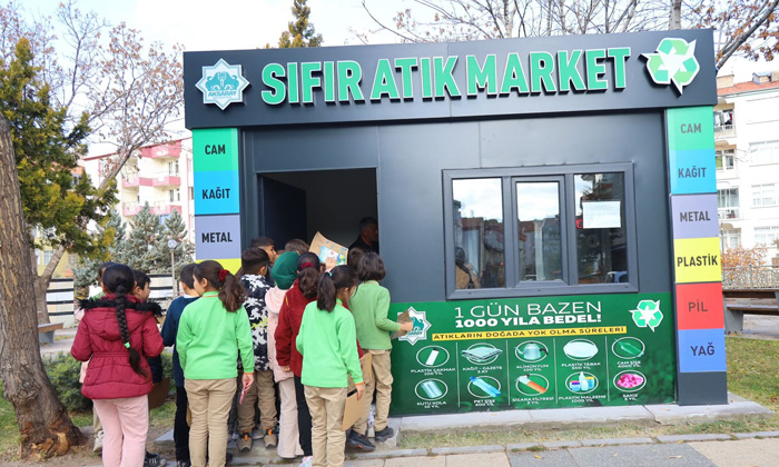 Sıfır atık marketi 2 ayda 5 bin kişi ağırladı