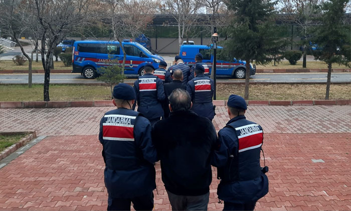 Aksaray’da polis kılığında kaçak silah ticareti!
