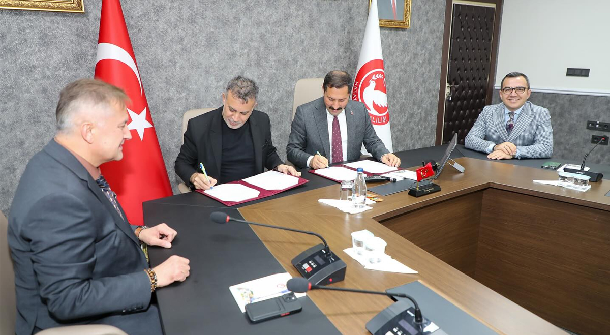 Ahbap Derneği Samandağ’a sörf merkezi yapıyor