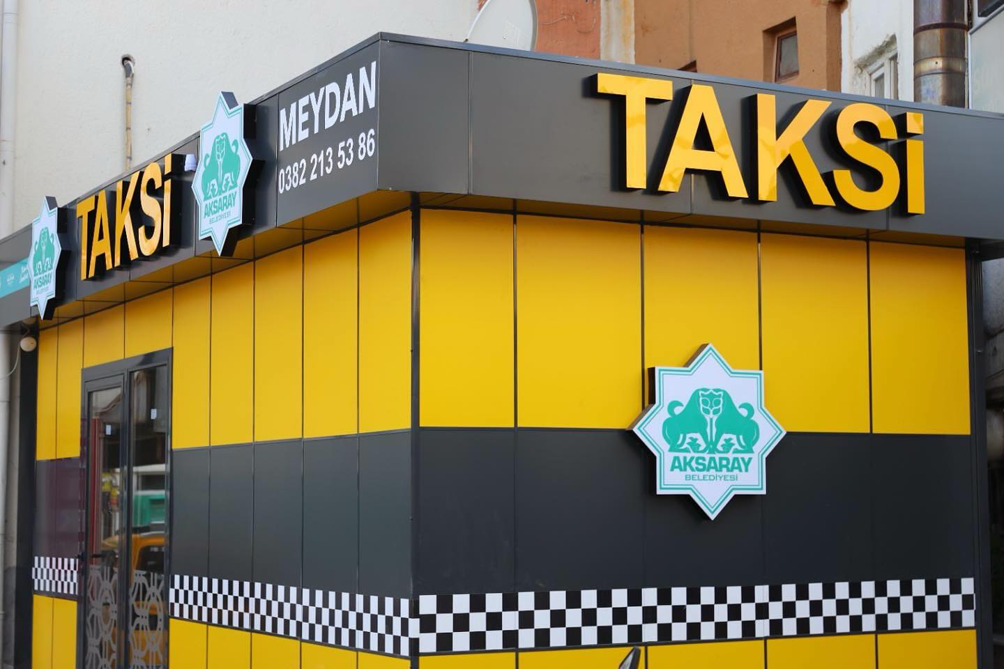 Aksaray Belediyesi, taksi duraklarını yeniliyor