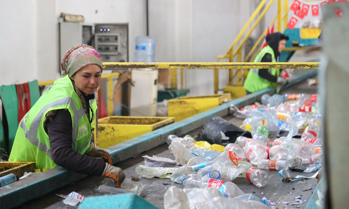 Toplama Ayırma Tesisi, kadın istihdamına önemli katkılar sunuyor