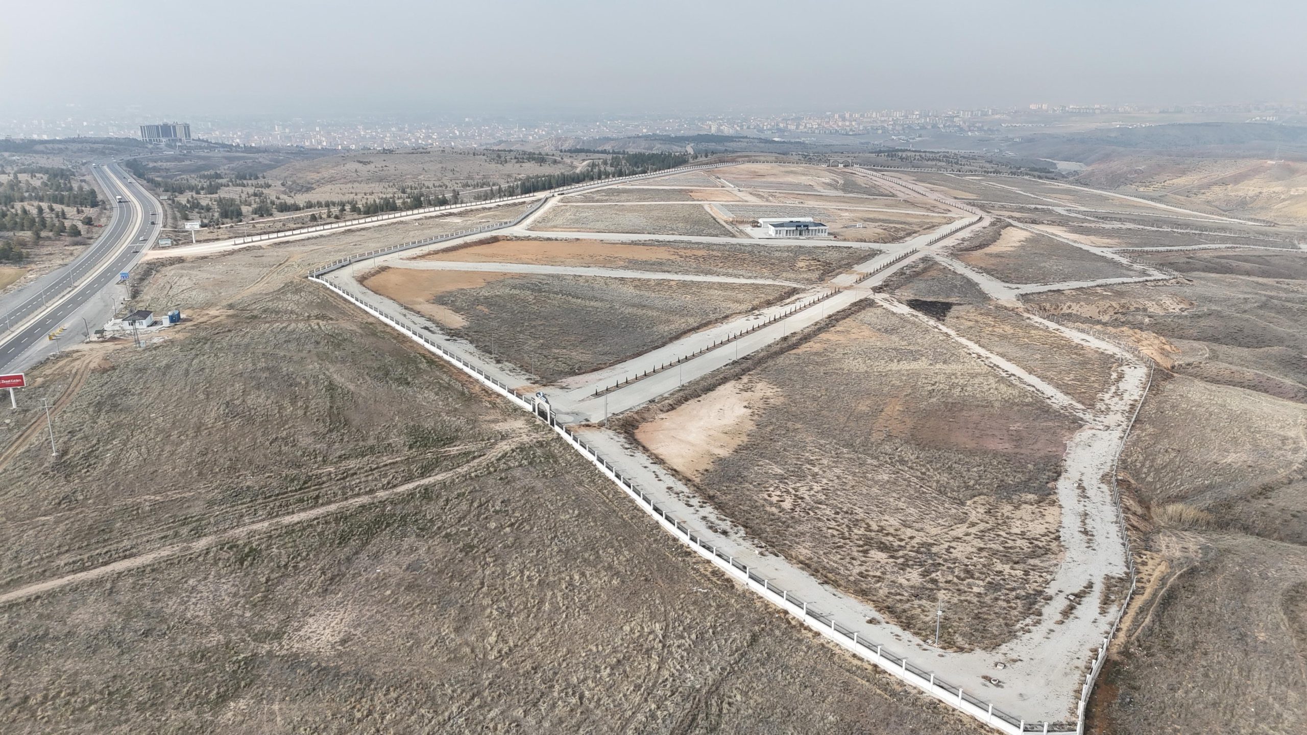 Yeni Şehir Mezarlığında definler yapılmaya devam ediyor