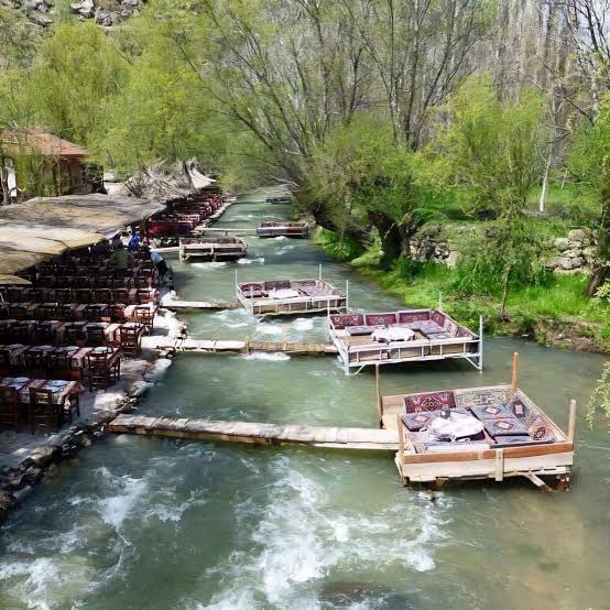 Belisırma Köyü’ndeki ruhsatsız işletmeler yıkılıyor