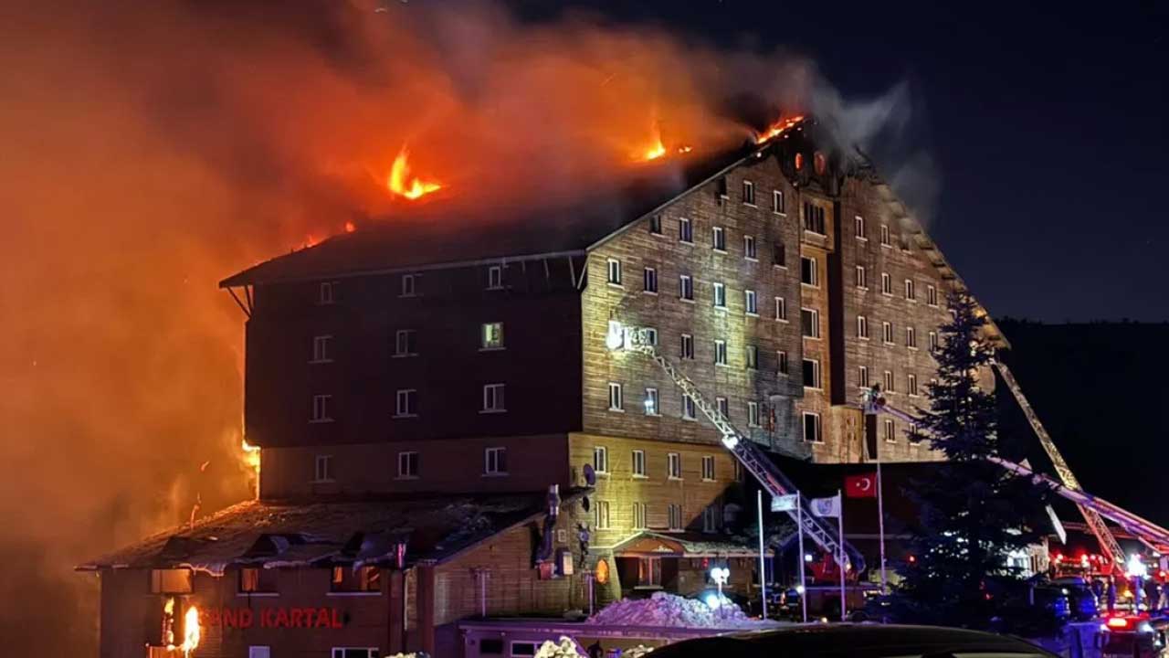 Kartalkaya otel yangını soruşturmasında Bolu İl Özel İdaresi Genel Sekreteri Sırrı Köstereli ve yardımcısı tutuklandı – Birlik Haber Ajansı