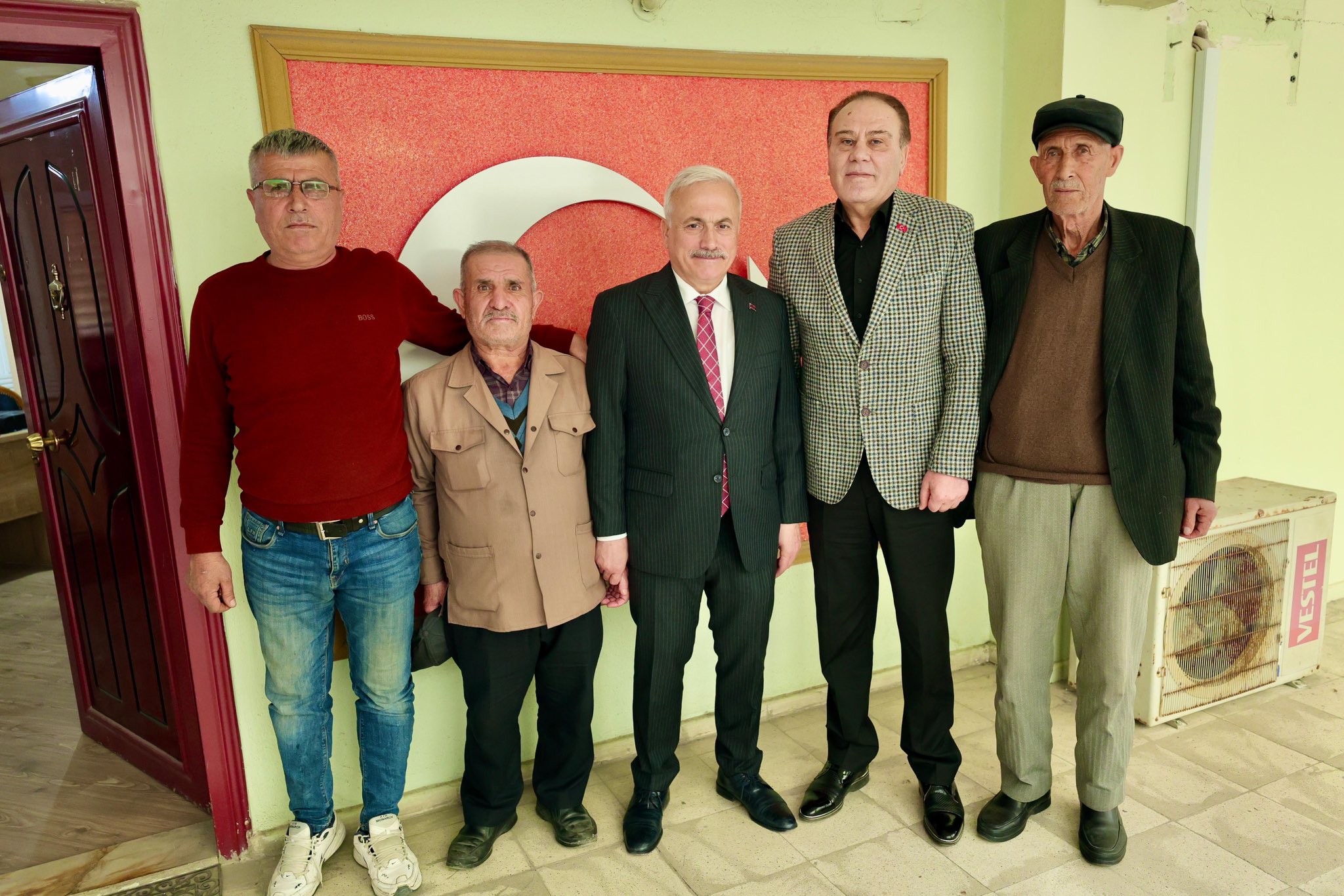Vali Kumbuzoğlu’ndan Şehit Aileleri Derneğine ziyaret