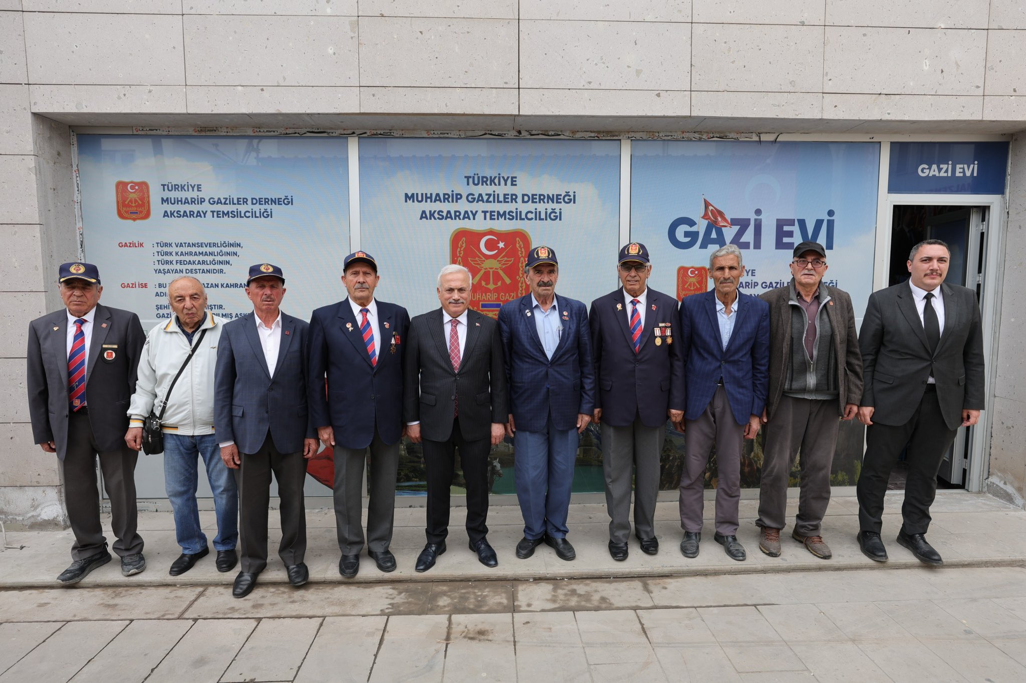 Vali Kumbuzoğlu’ndan Muharip Gaziler Derneği’ne ziyaret