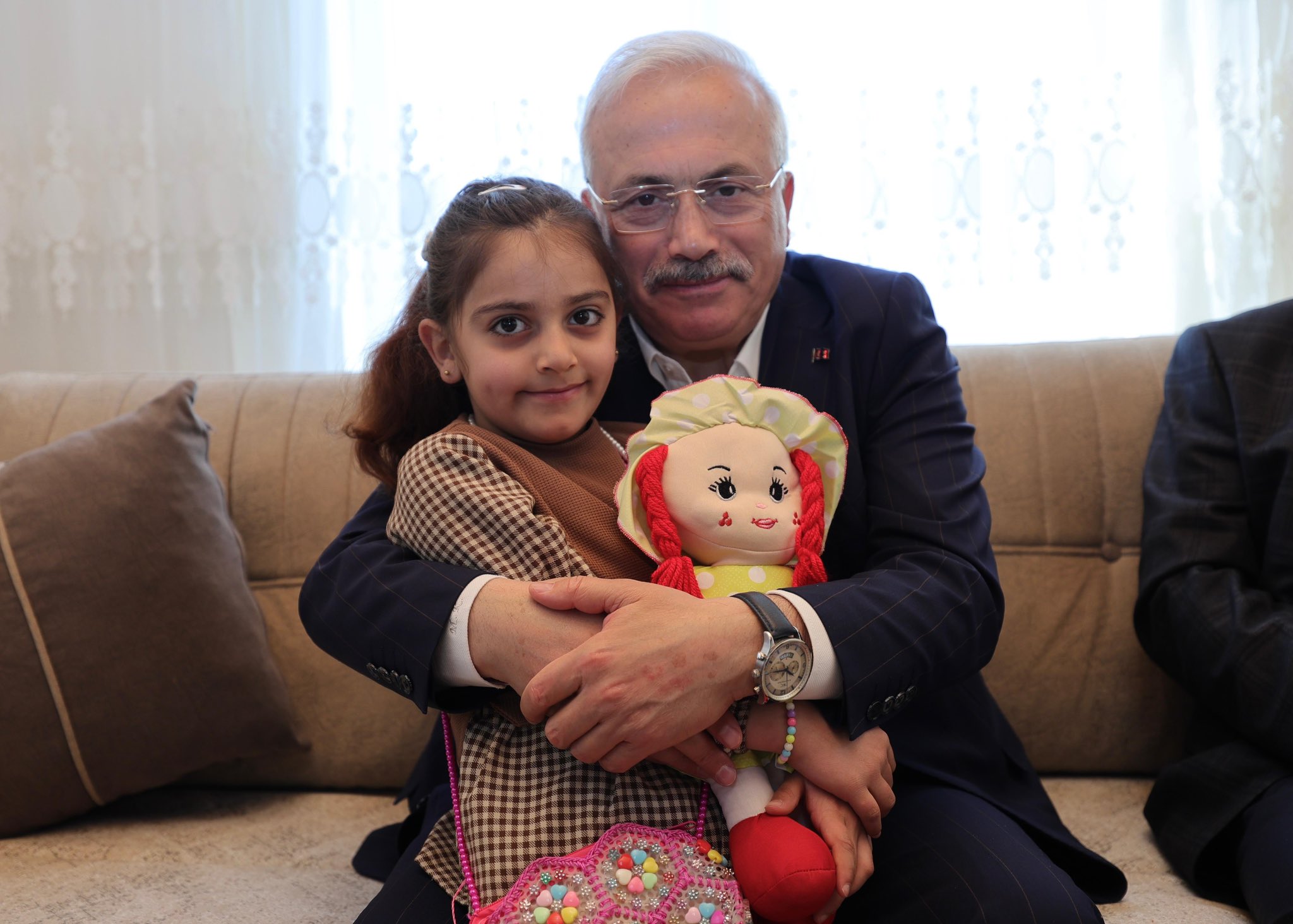 Vali Kumbuzoğlu’ndan şehit ailelerine bayram ziyareti