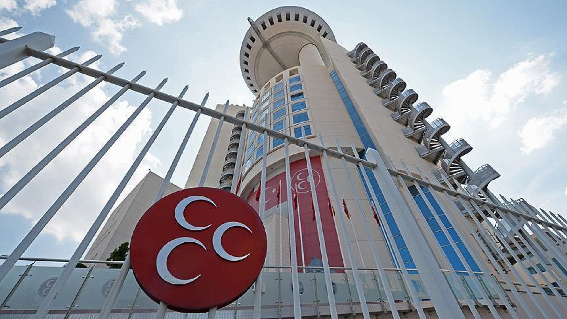 MHP’de ilçe başkanı görevden alındı!