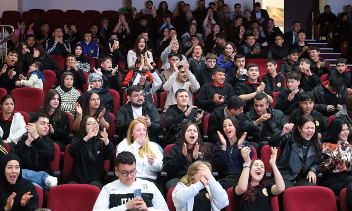 Liseler arası bilim ve kültür yarışması büyük ilgi görüyor