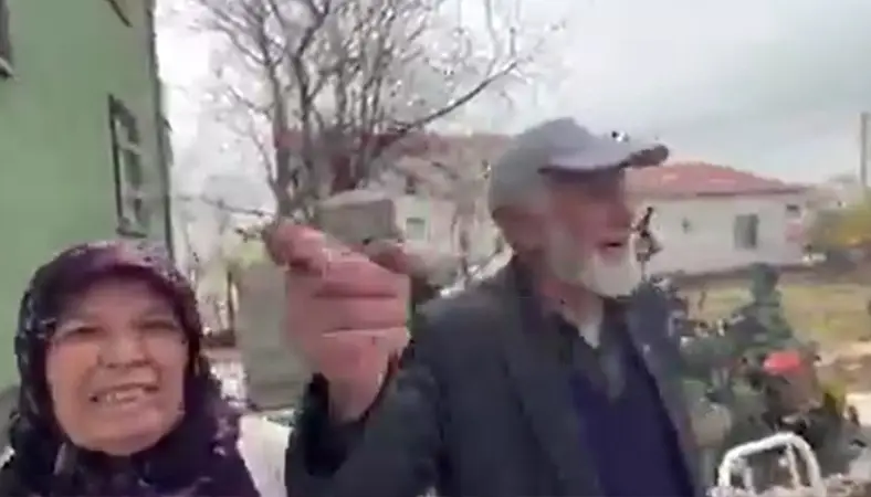Atatürk’ün sesine olan benzerliğiyle şaşırtıyor