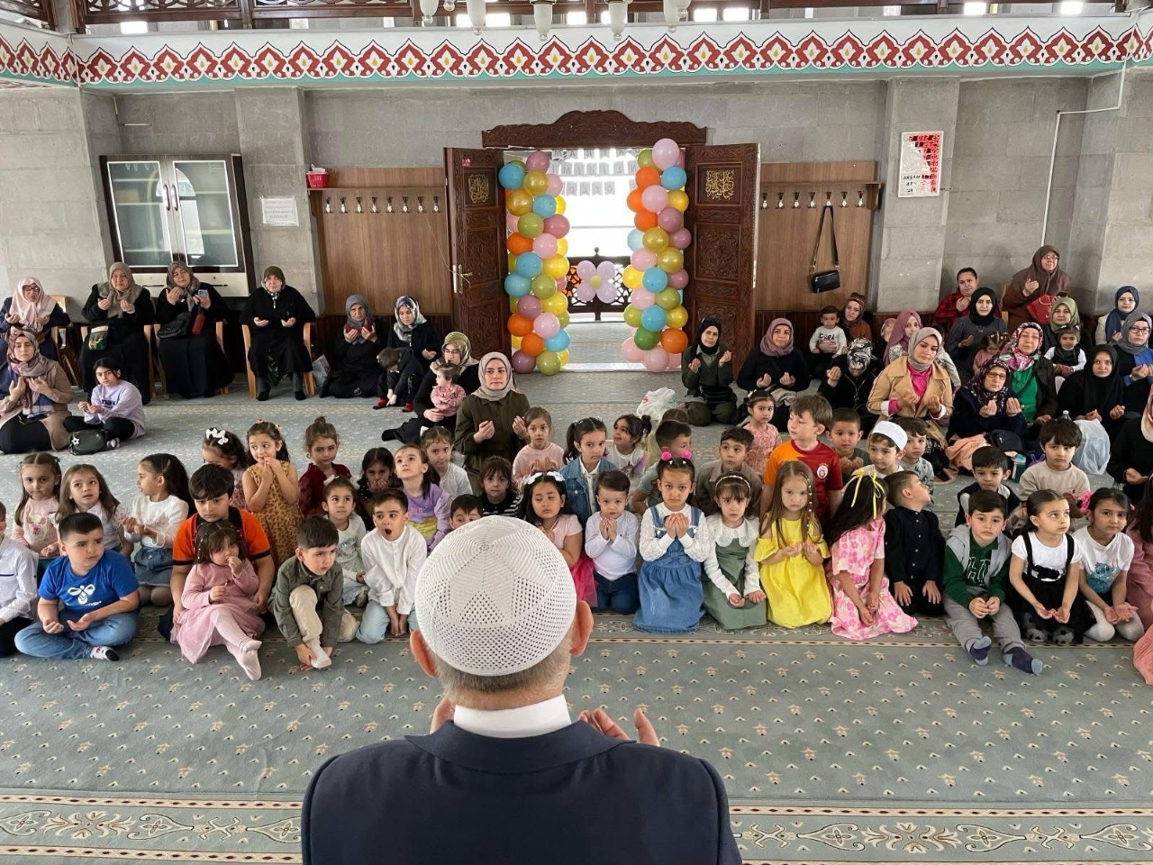 Miniklere özel bayram şenliği düzenlendi