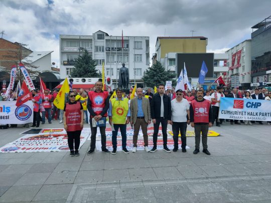 Aksaray’da 1 Mayıs miting ve yürüyüşle kutlandı