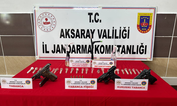 Jandarmadan operasyon: Uyuşturucu ve tabancalar ele geçirildi