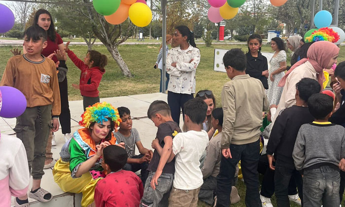 ASÜ’lü öğrencilerden ‘İz Bırakan Dokunuşlar’ projesiyle örnek davranış