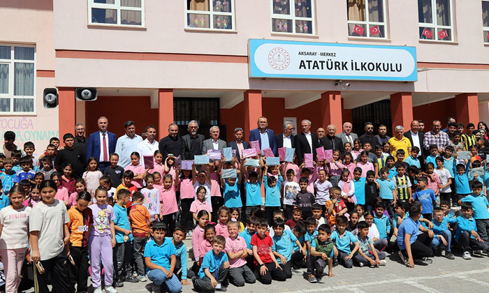 ASÜ’lü öğrenciler Atatürk İlkokulu’na akıl ve zeka oyunları atölyesi kurdu