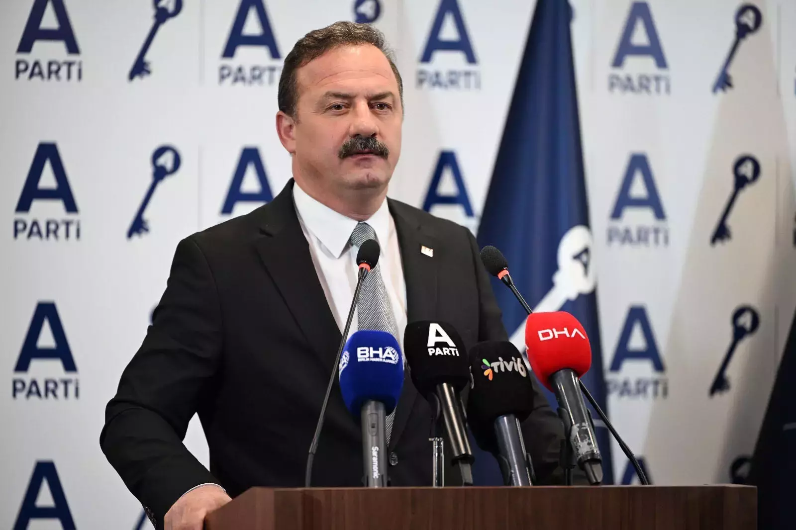 Yavuz Ağıralioğlu’ndan Özgür Özel’e geçmiş olsun mesajı – Birlik Haber Ajansı