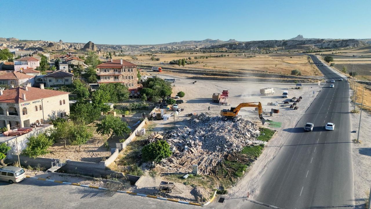 Kapadokya’da Kaçak Otel ve Restoran Yıkıldı