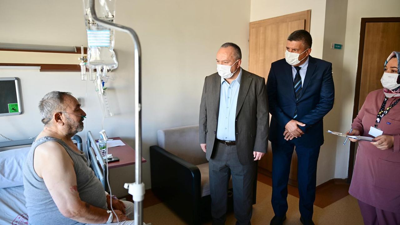 Vali Fidan’dan Nevşehirli Şehit Babasına Hastanede Ziyaret