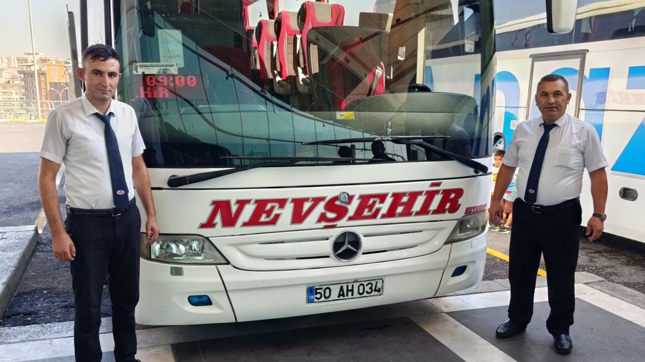 Nevşehirli Otobüs şoförüne muavinden doğum günü sürprizi …