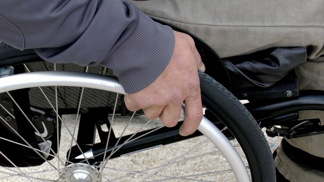 Nevşehir’de Tekerlekli Sandalyedeki Kişiye Otomobil Çarptı