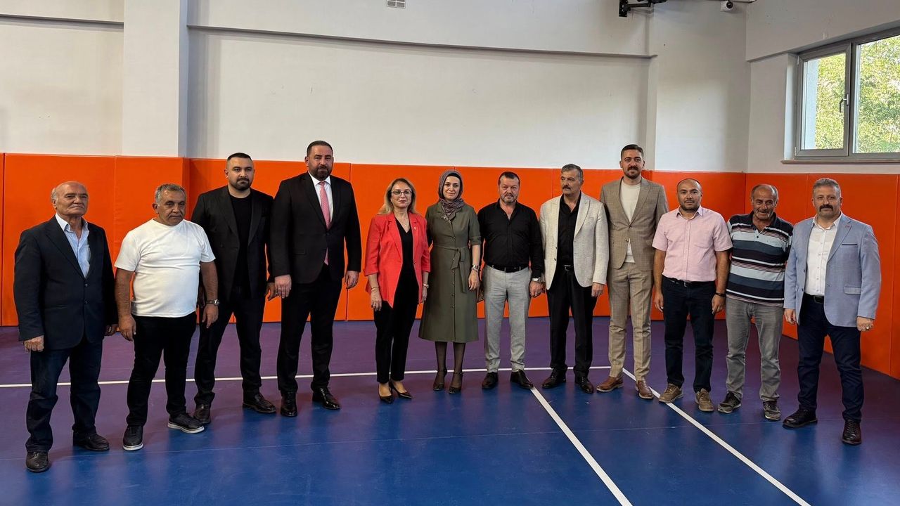 Nevşehir’de Kaymaklı’da Devlet Bahçeli Spor Kompleksi Açıldı
